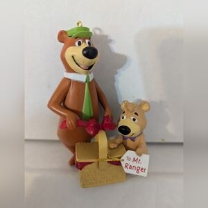Hallmark Christmas ornament Yogi Bear & Boo Boo with picnic basket